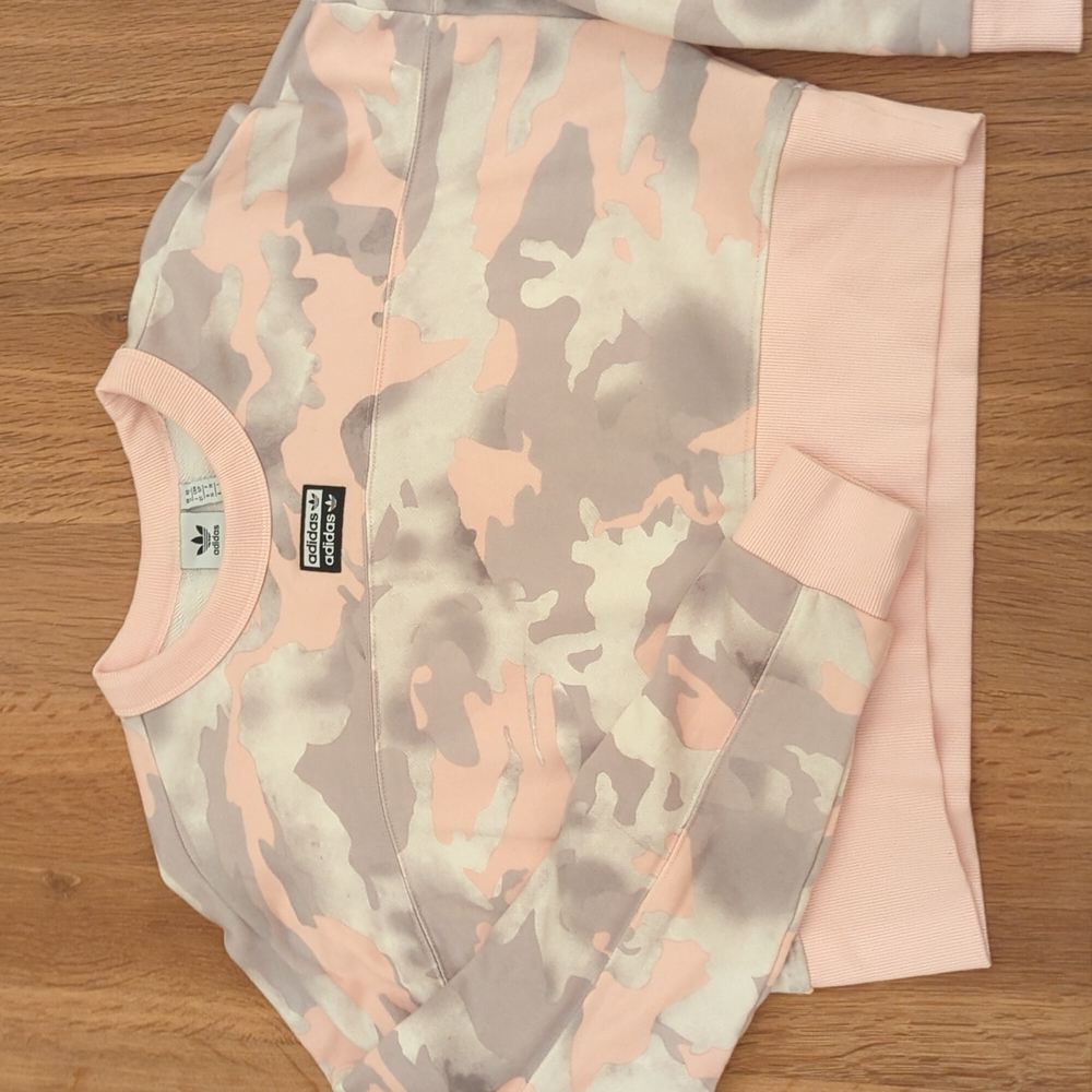 Adidas sweat